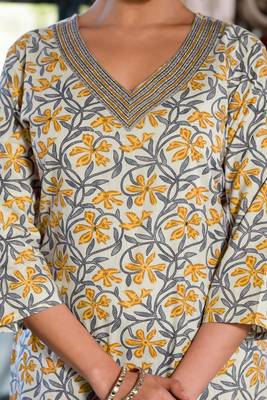 Mirchi Fashion Women's White Floral Print Pure Cotton Kurti With Bottom & Dupatta set 4