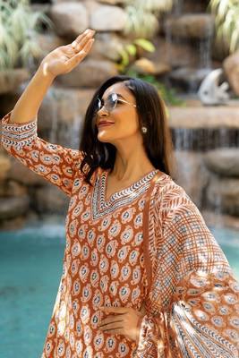 Mirchi Fashion Women's Rust Paisley Batik Print Pure Cotton Kurti With Bottom & Dupatta set 5