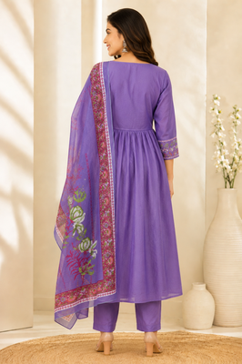Designer traditional cotton fabric heavy embroidery kurta set with dupatta 3