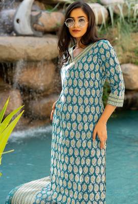 Mirchi Fashion Women's Teal Paisley Batik Print Pure Cotton Kurti With Bottom & Dupatta set 3