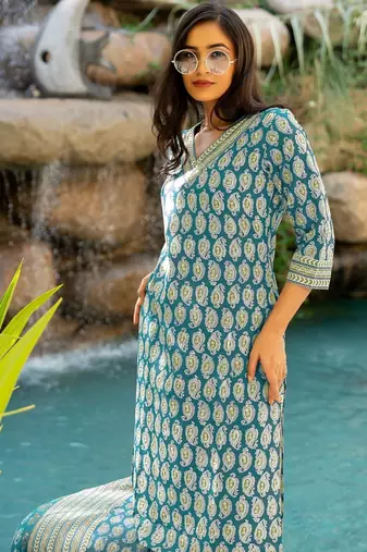 Mirchi Fashion Women's Teal Paisley Batik Print Pure Cotton Kurti With Bottom & Dupatta set