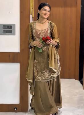Gold heavy embroidered kurti pant set with lace dupatta for festive wear 2