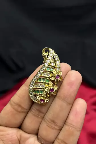 Traditional Indian Saree Brooch, Kundan Style, Green Ruby Accents