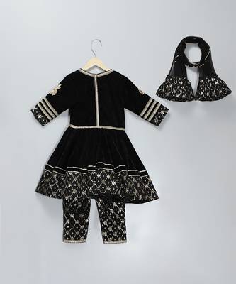 Black embroidered velvet silk anarkali set 4