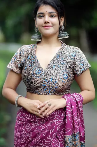 Ethnic motifs silk blend bandhani saree