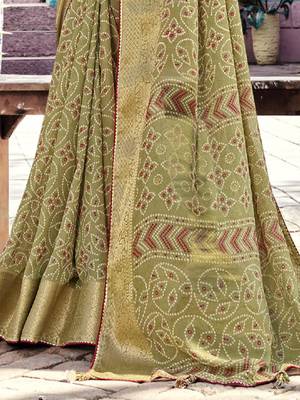 Printed zari bandhani saree 3