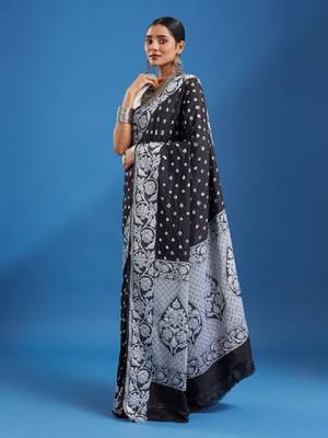 Women bandhani printed saree 2