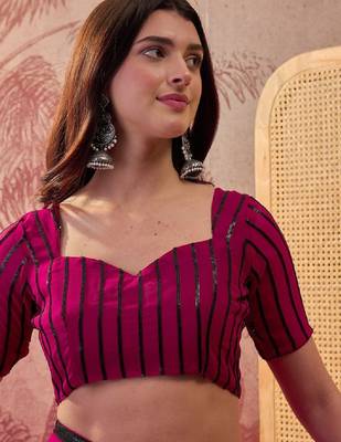 Embroidered saree with unstitched blouse piece 4