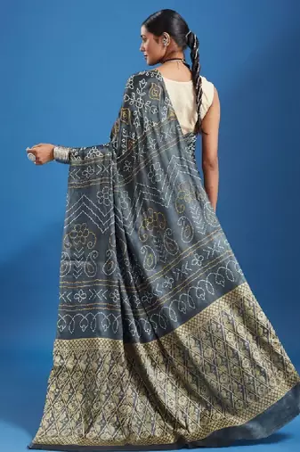 Tie-dye printed bandhani saree with plain border & unstitched blouse