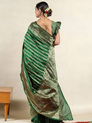 Striped woven design zari leheriya saree 3