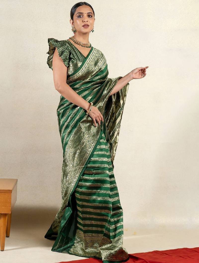 Striped woven design zari leheriya saree