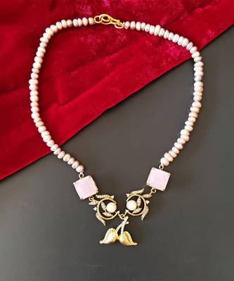 Gold plated pink stone beaded necklace 5