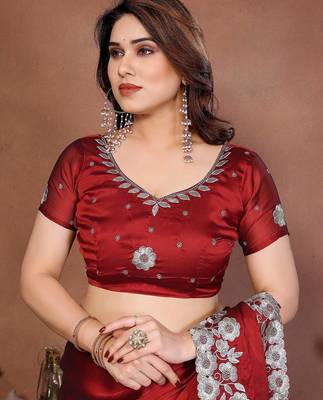 Red silk blend embroidery saree whit blouse 4