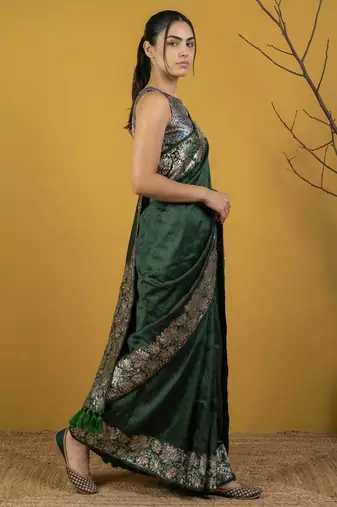 Green silk blend printed woven design saree whit blouse
