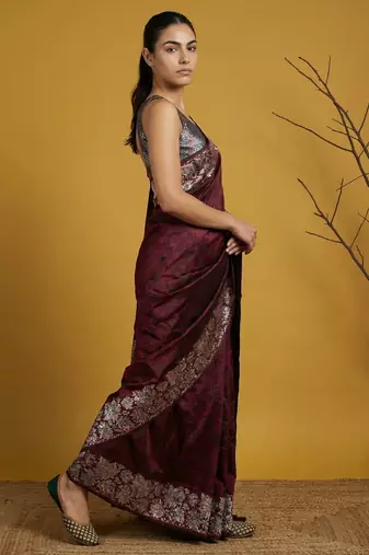 Maroon silk blend printed woven design saree whit blouse