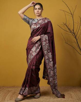 Maroon silk blend printed woven design saree whit blouse 3