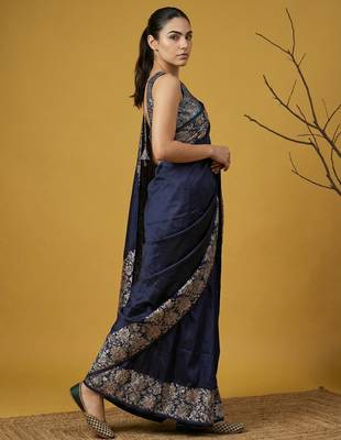Navy blue silk blend printed woven design saree whit blouse 2