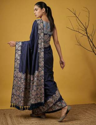 Navy blue silk blend printed woven design saree whit blouse 5