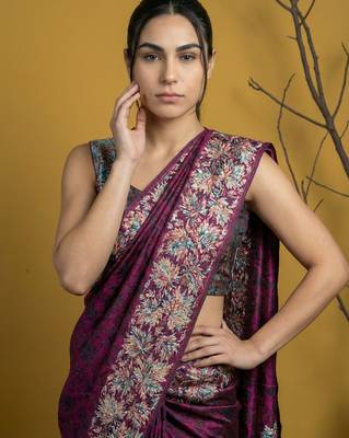 Wine silk blend printed woven design saree whit blouse 4