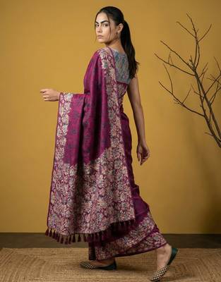 Wine silk blend printed woven design saree whit blouse 5
