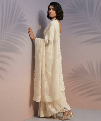 Cream silk blend printed woven design saree whit blouse 5