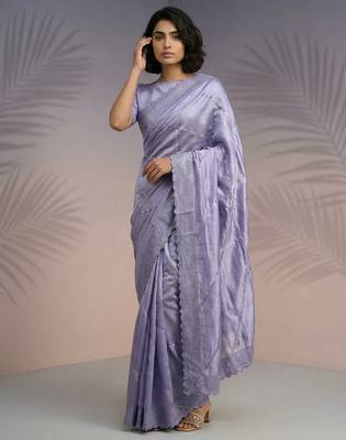 Lavender silk blend printed woven design saree whit blouse 4
