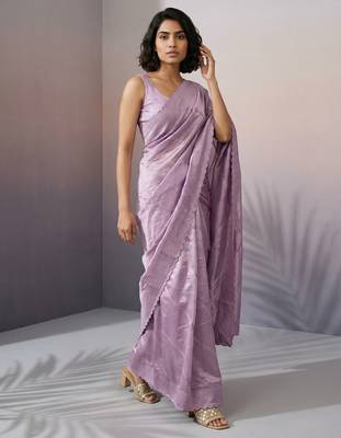 Lilac silk blend printed woven design saree whit blouse 4
