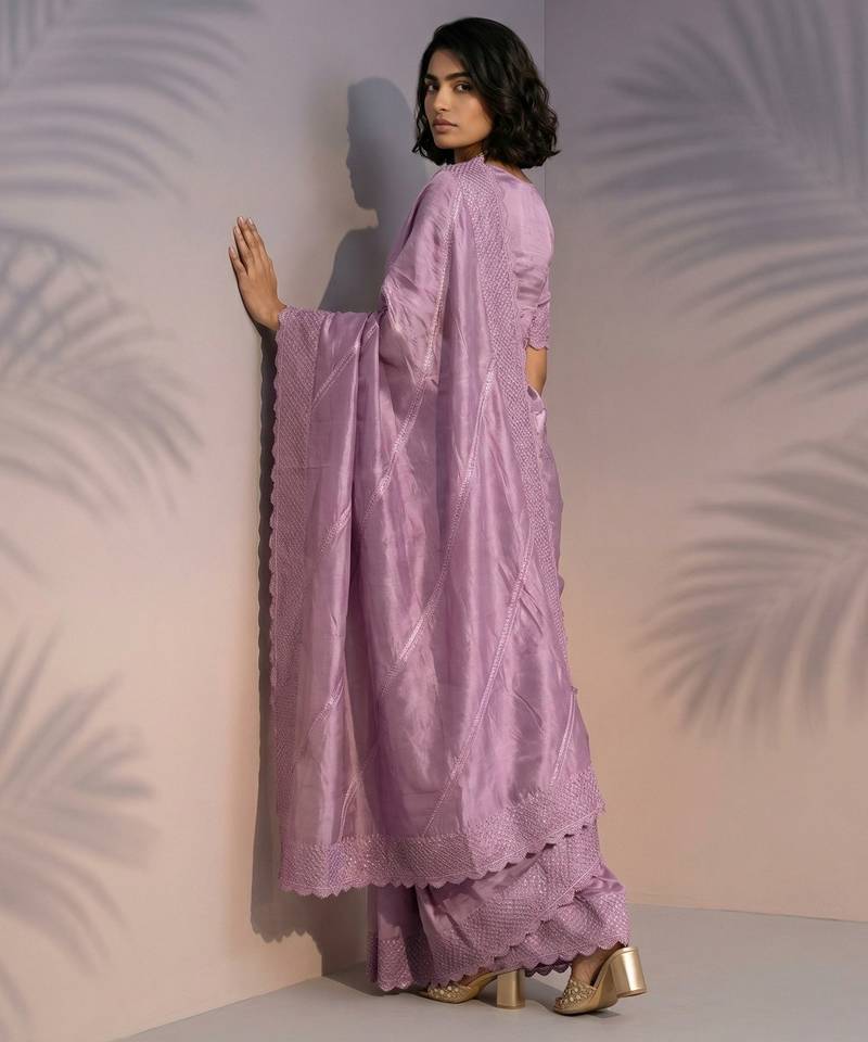 Lilac silk blend printed woven design saree whit blouse