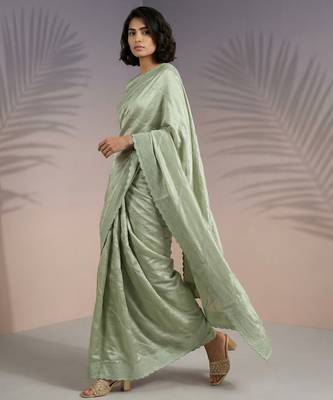Green silk blend printed woven design saree whit blouse 3