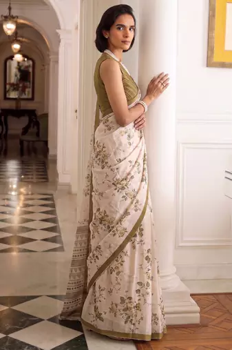 silk blend floral digital printed saree for women with contrast printed pallu