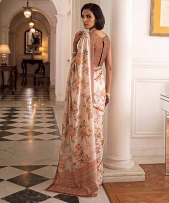 silk blend floral digital printed saree for women with contrast printed pallu 3