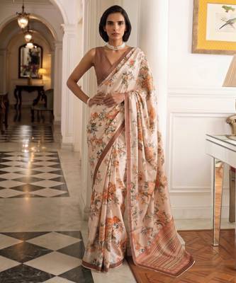 silk blend floral digital printed saree for women with contrast printed pallu 4