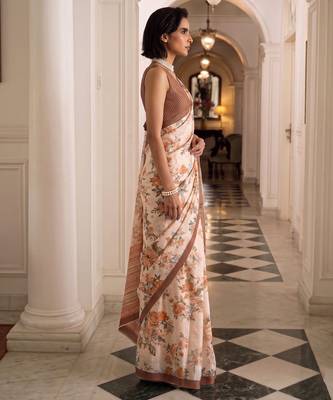silk blend floral digital printed saree for women with contrast printed pallu 5