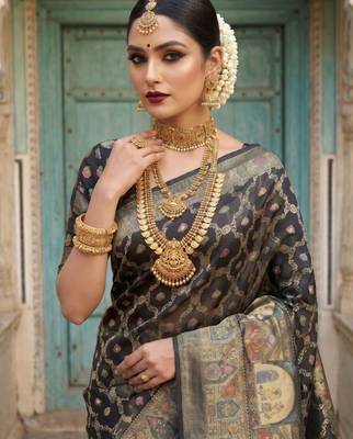 Black Color Jacquard Weaving  Work Silk Blend Saree 2
