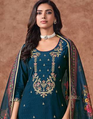 Morpeach cotton silk embroidery sequence work kurta pant dupatta set for women 4