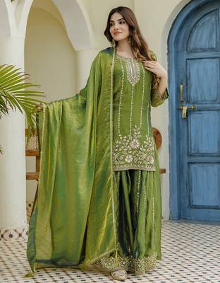 Green satin beads embroidery work kurta palazzo set with dupatta 3