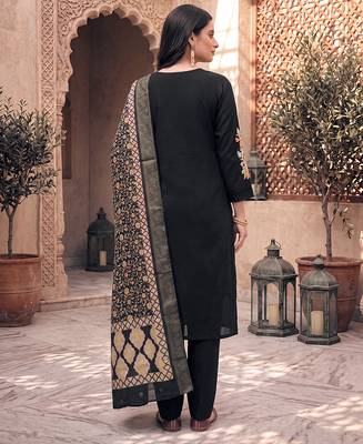 Black cotton embroidery work kurta pant set with dupatta for women 2