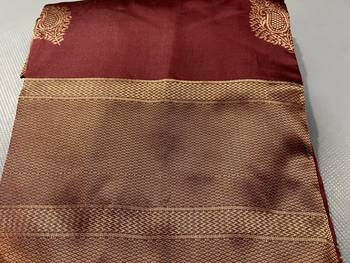 Maroon silk blend banarasi saree with unstitched blouse piece 5