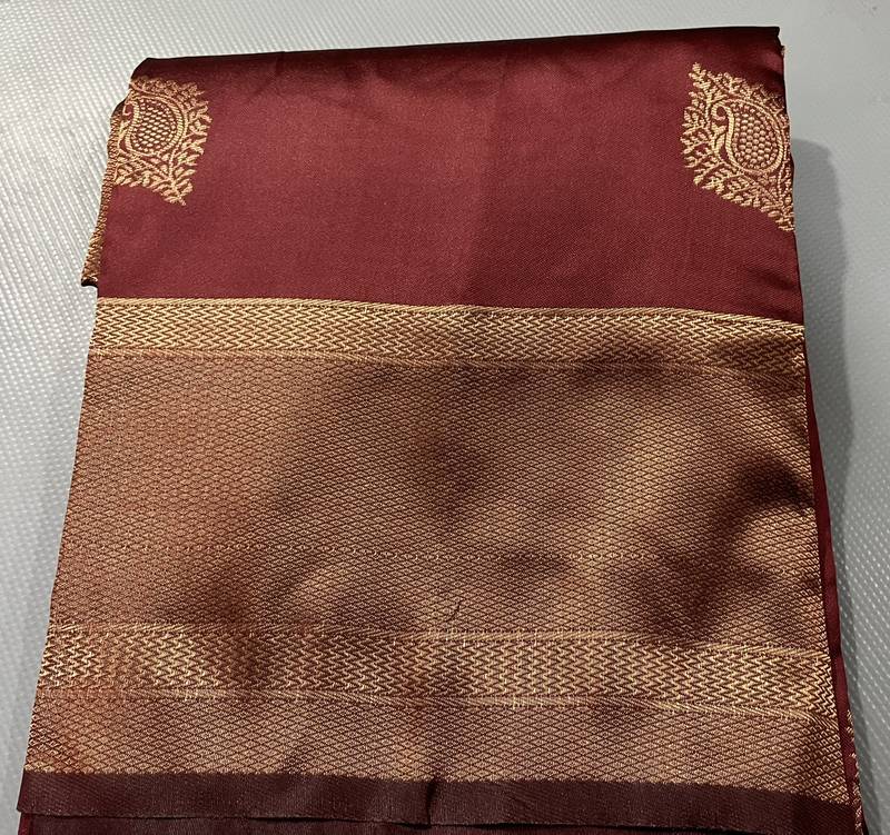 Maroon silk blend banarasi saree with unstitched blouse piece