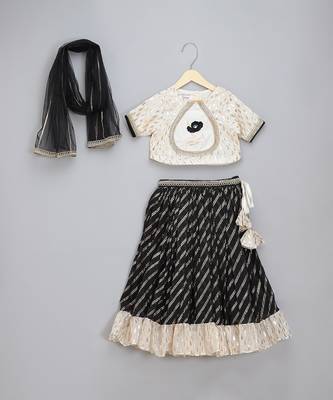Black  Off White Embroidered Chanderi Lehenga Set 3