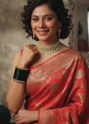 Red banarasi silk blend saree with zari motifs 2