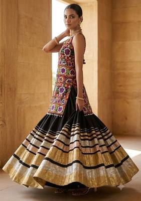 Black Thread Navratri Lehenga Choli 3