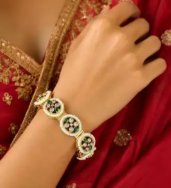 Emerald Green Kundan Bracelet, Pearl Beaded Gold Indian Bridal Wedding Jewelry 1