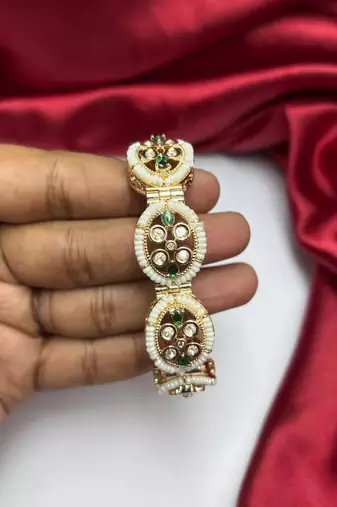 Emerald Green Kundan Bracelet, Pearl Beaded Gold Indian Bridal Wedding Jewelry