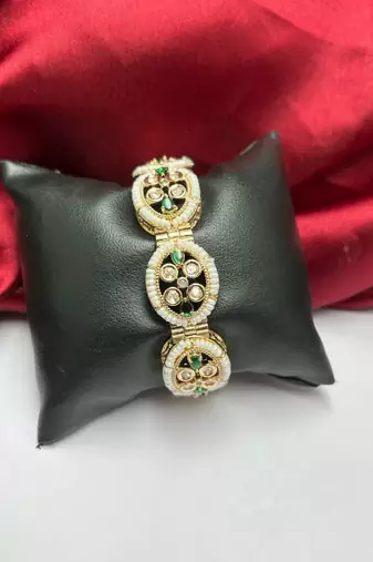 Emerald Green Kundan Bracelet, Pearl Beaded Gold Indian Bridal Wedding Jewelry