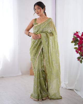 gold crush pista designer beads moti val zig zag sequance work saree 4