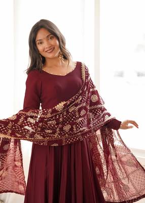 Solid Roman Chanderi Silk Fabric Flared Anarkali Pant and Dupatta Set 2