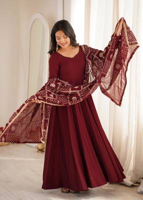  Solid Roman Chanderi Silk Fabric Flared Anarkali Pant and Dupatta Set 3