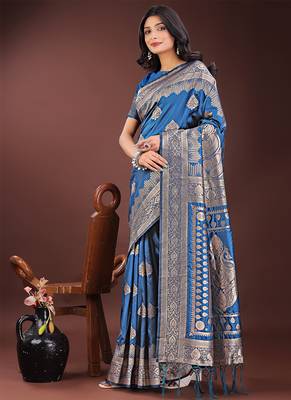 Royal blue silk blend saree with zari woven pallu 3
