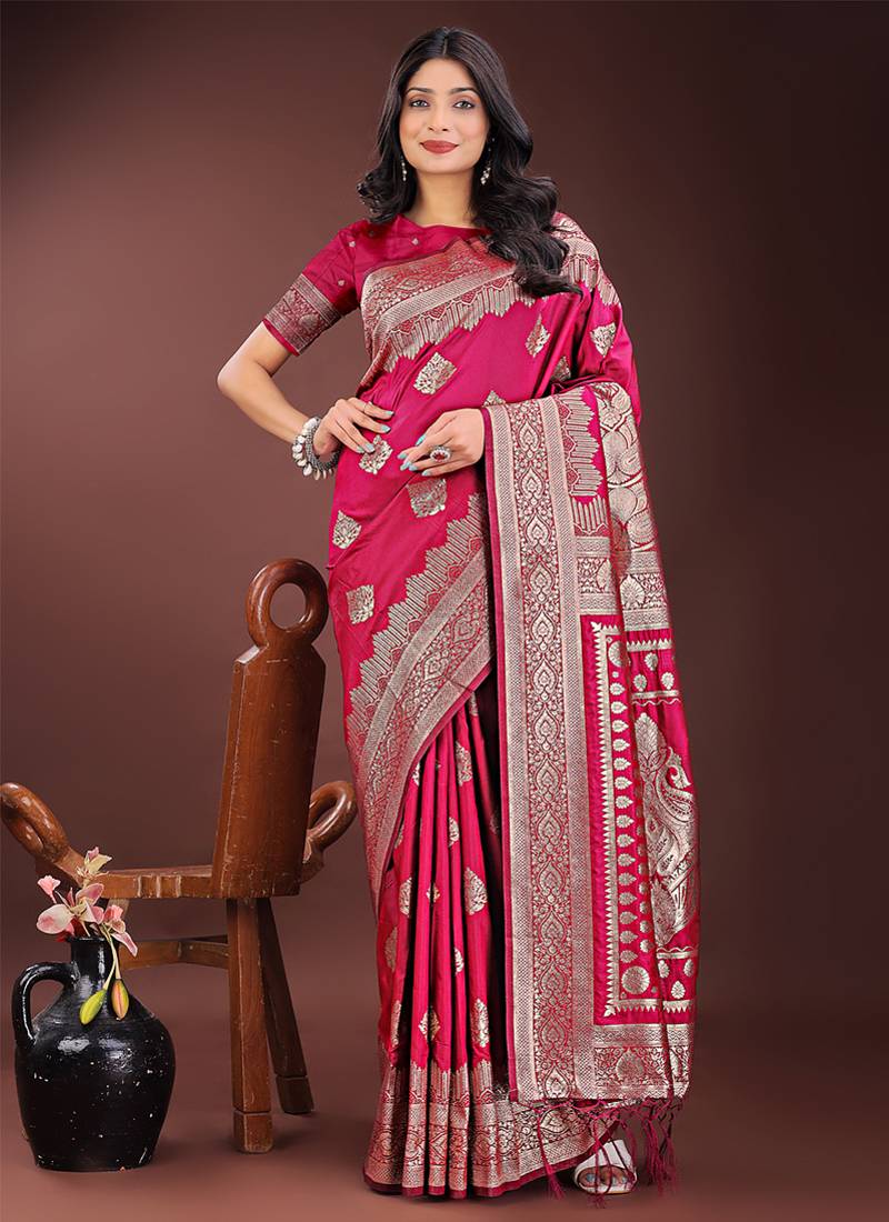 Magenta silk blend saree with zari woven pallu